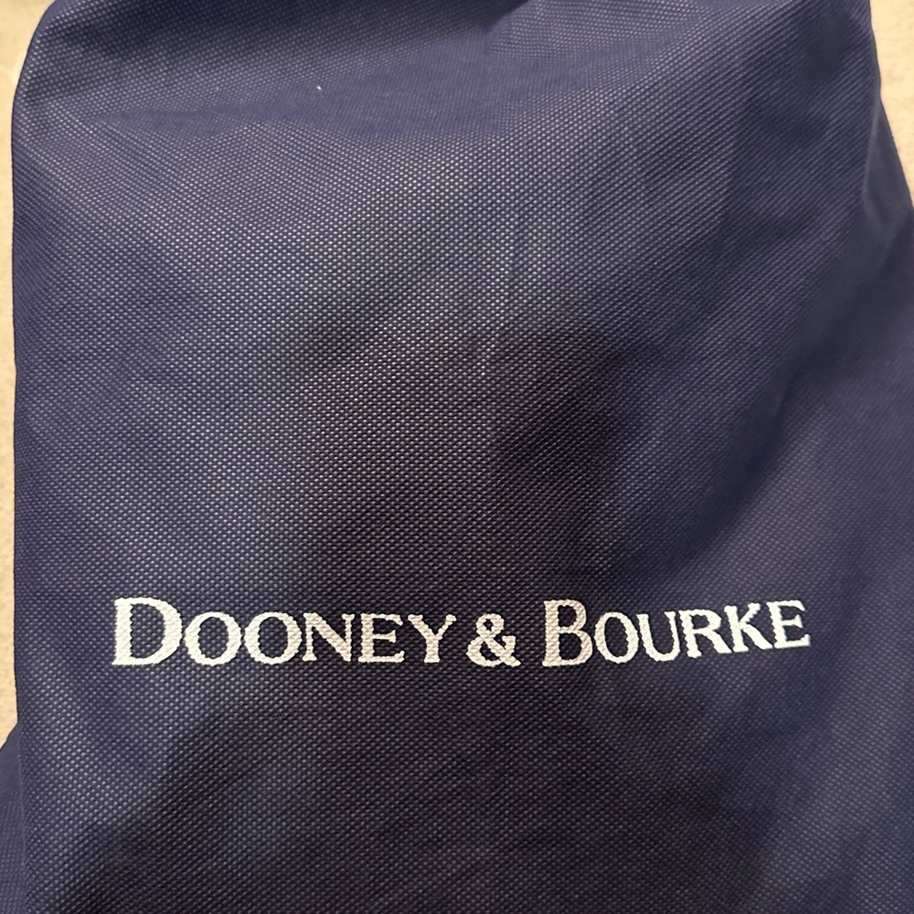 Authentic Dooney & Bourke shoulderbag